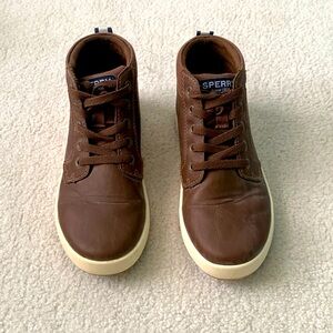 Little boys Sperry boots size 1